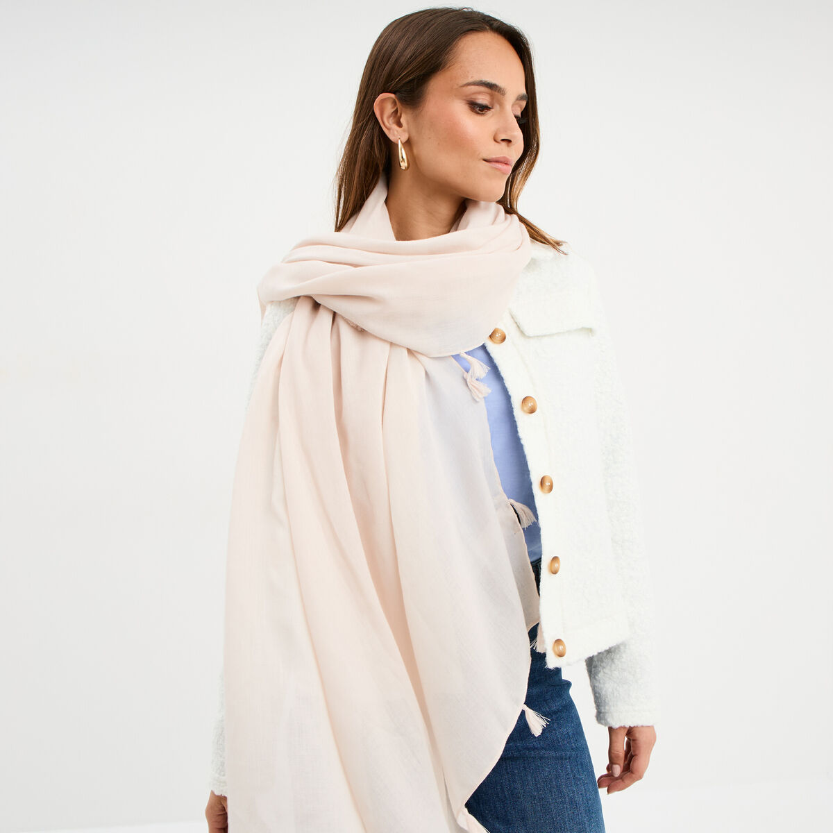 Foulard &agrave; pompons sable femme