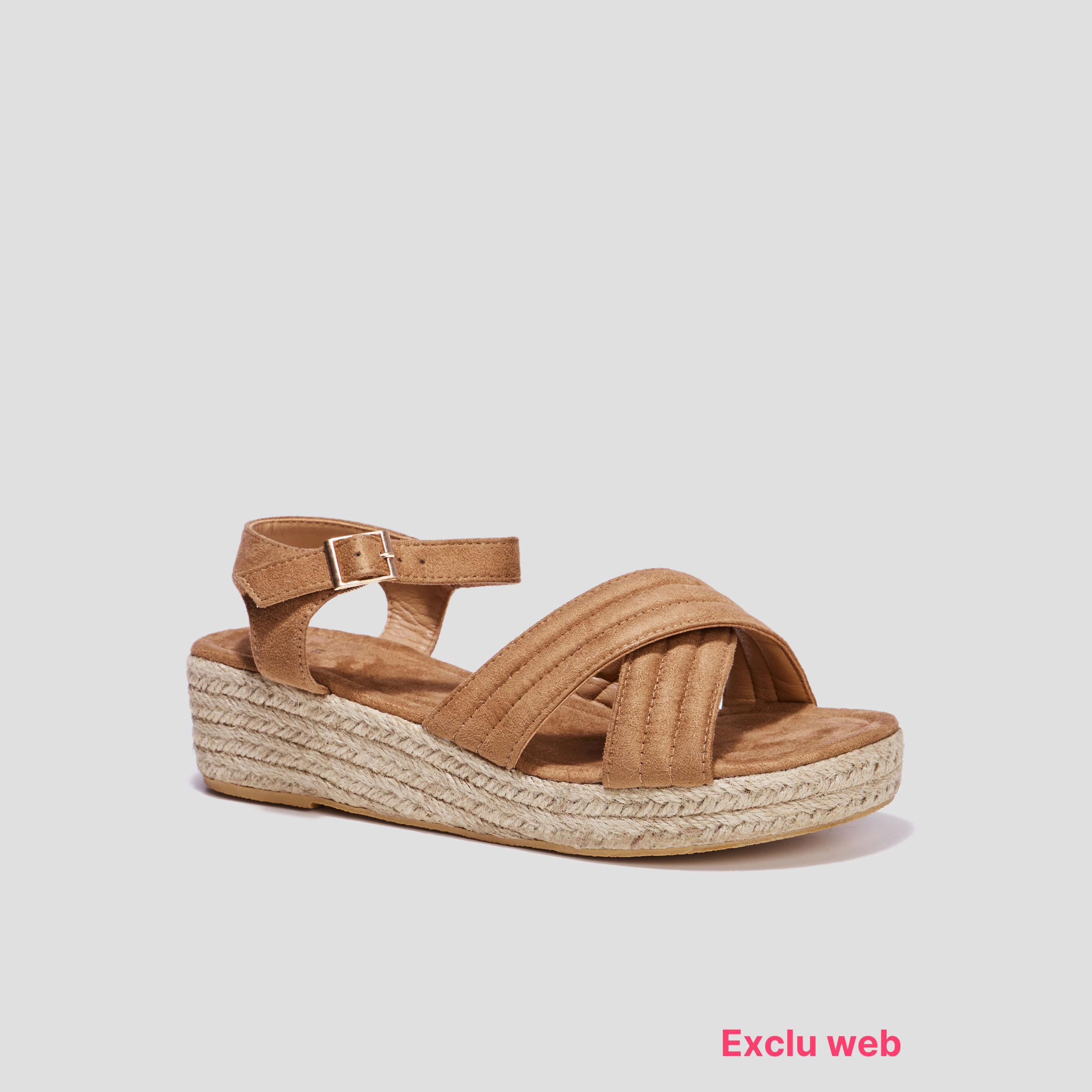 La halle aux sale chaussures nu pieds