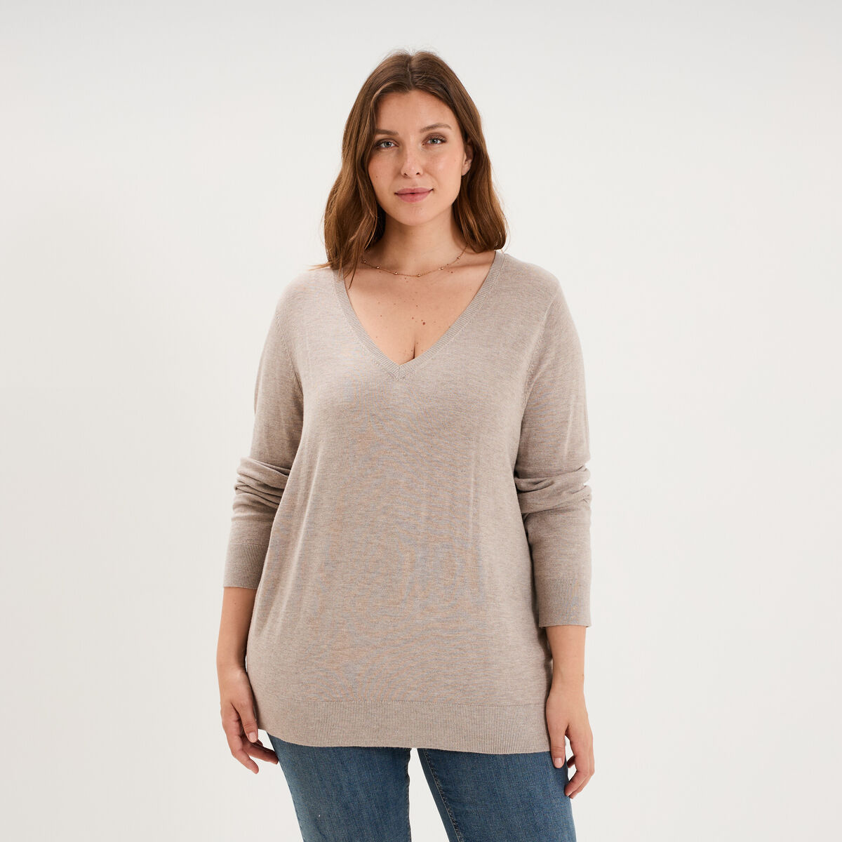 Pull fin col en V manches longues beige femme grande taille