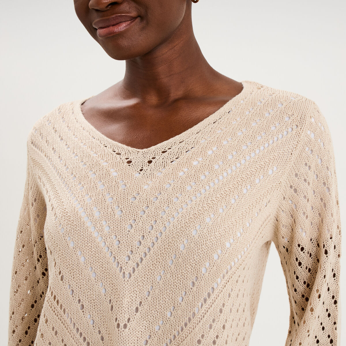 Pull ajour&eacute; col en V manches longues beige femme