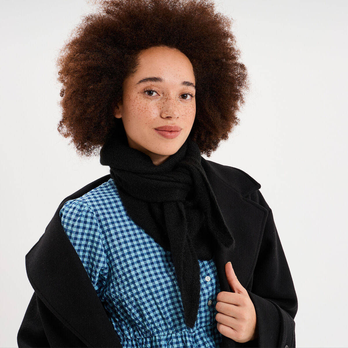 &Eacute;charpe triangulaire en maille douce noir femme