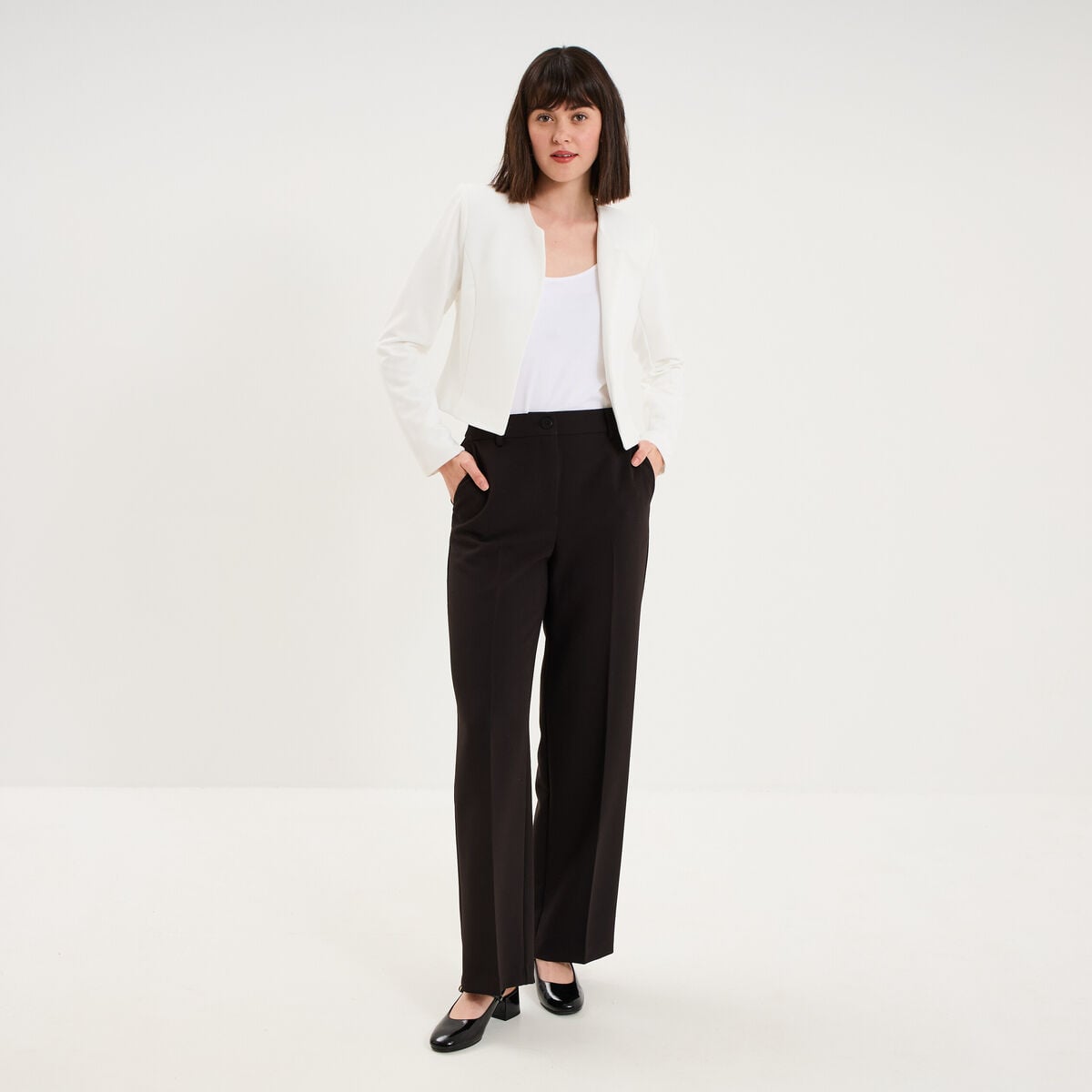 Veste bol&eacute;ro courte ajust&eacute;e blanc femme