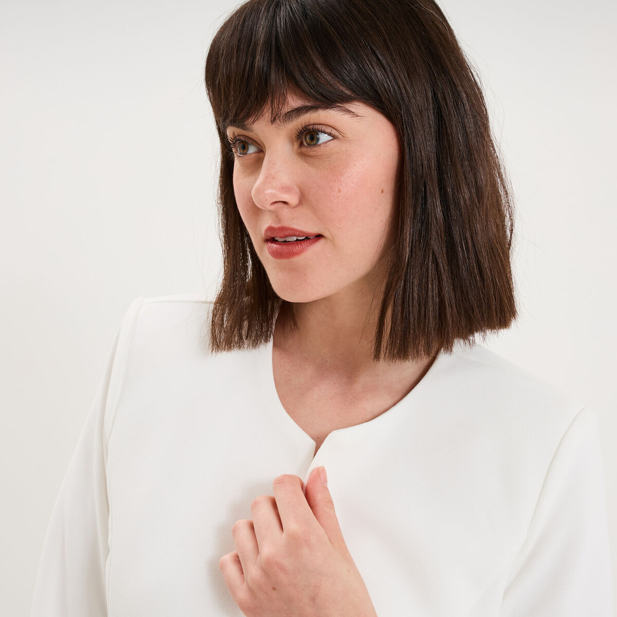 Veste bol&eacute;ro courte ajust&eacute;e blanc femme