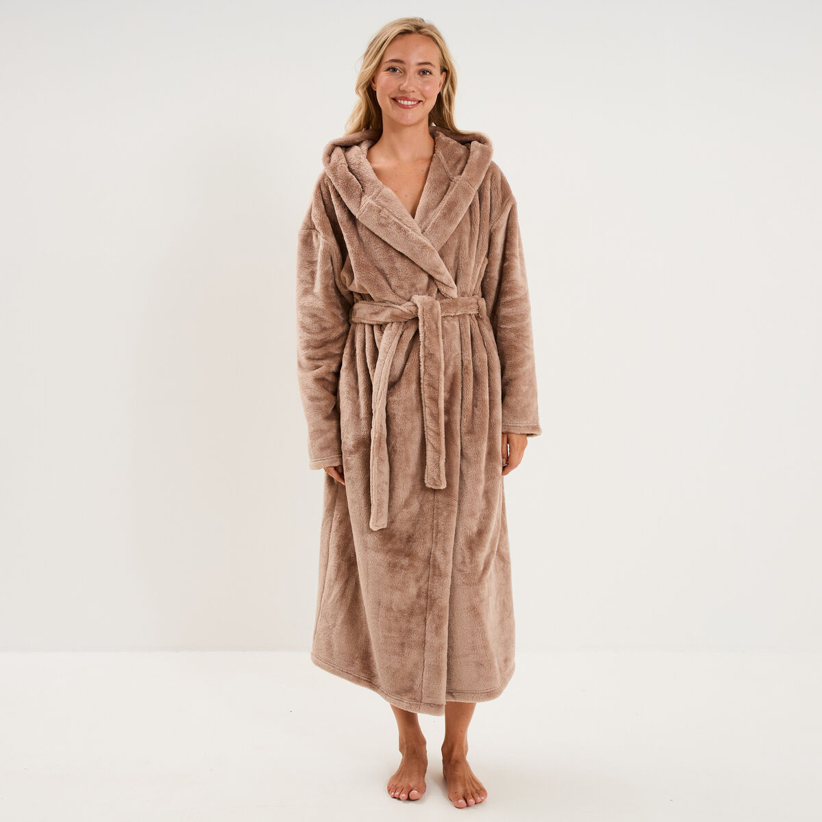 Peignoir effet velours &agrave; capuche beige femme