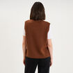 Pull col rond sans manches &agrave; boutons marron fonc&eacute; femme