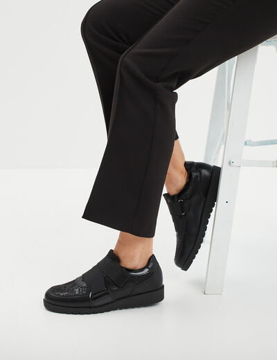 Tennis basses pied large Confortissimo noir femme