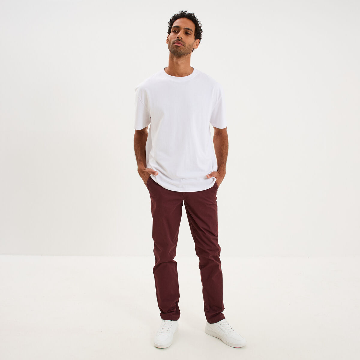Pantalon chino droit stretch prune homme