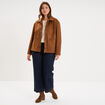 Veste effet su&eacute;dine boutonn&eacute;e marron clair femme grande taille