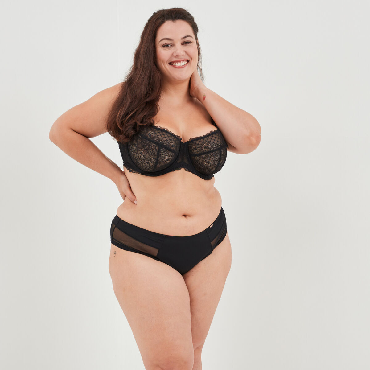 Soutien-gorge embo&icirc;tant en dentelle noir femme grande taille