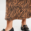 Jupe effet satin longue &eacute;vas&eacute;e camel femme