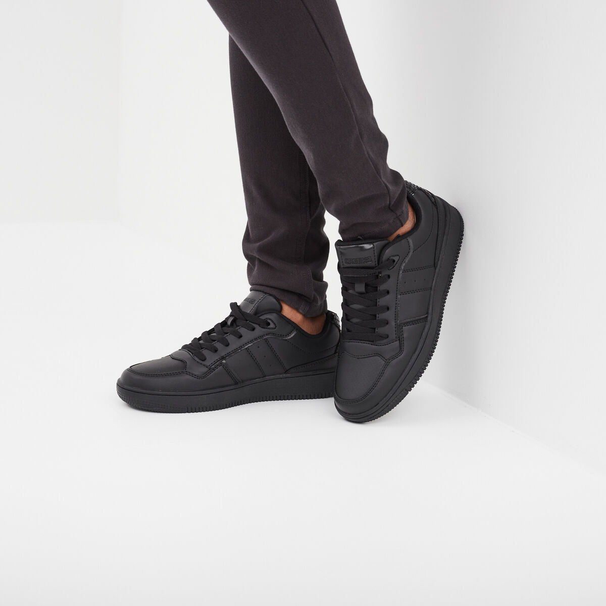 Tennis basses semelle &eacute;paisse Creeks noir femme