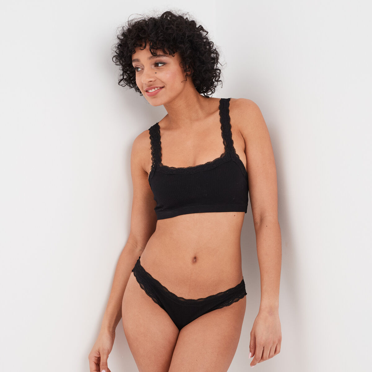 Soutien-gorge brassière côtelé noir femme