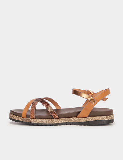 Sandales plates avec brides crois&eacute;es marron femme
