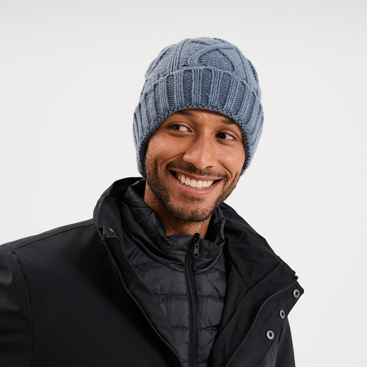 Bonnet &agrave; torsades bleu homme