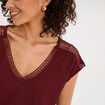 T-shirt col en V manches courtes bordeaux femme