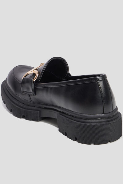 Mocassins crantés détail chaîne Liberto noir femme