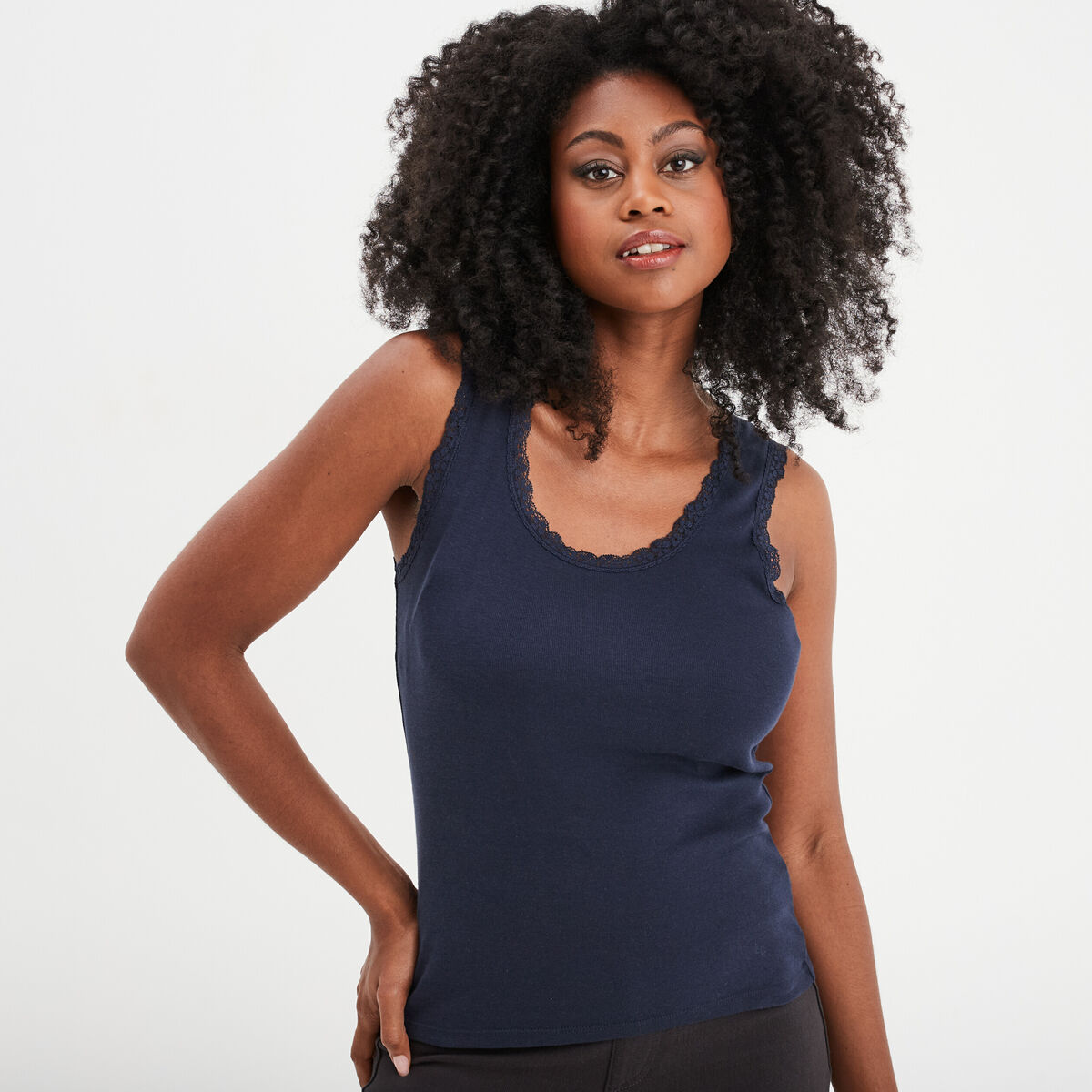 Débardeur coton bords dentelle bleu marine femme