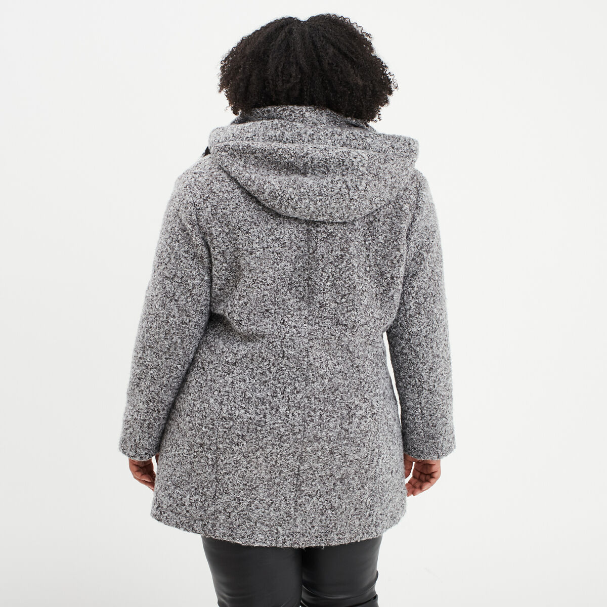 Manteau aspect bouclette &agrave; capuche gris femme grande taille