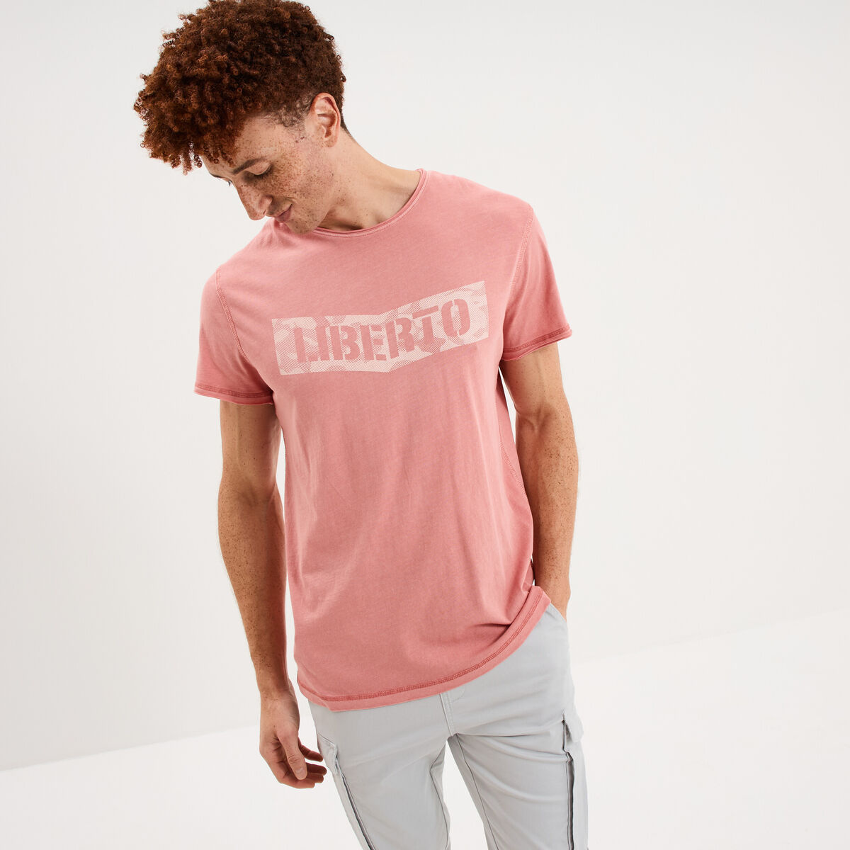 T-shirt manches courtes coton d&eacute;lav&eacute; vieux rose homme