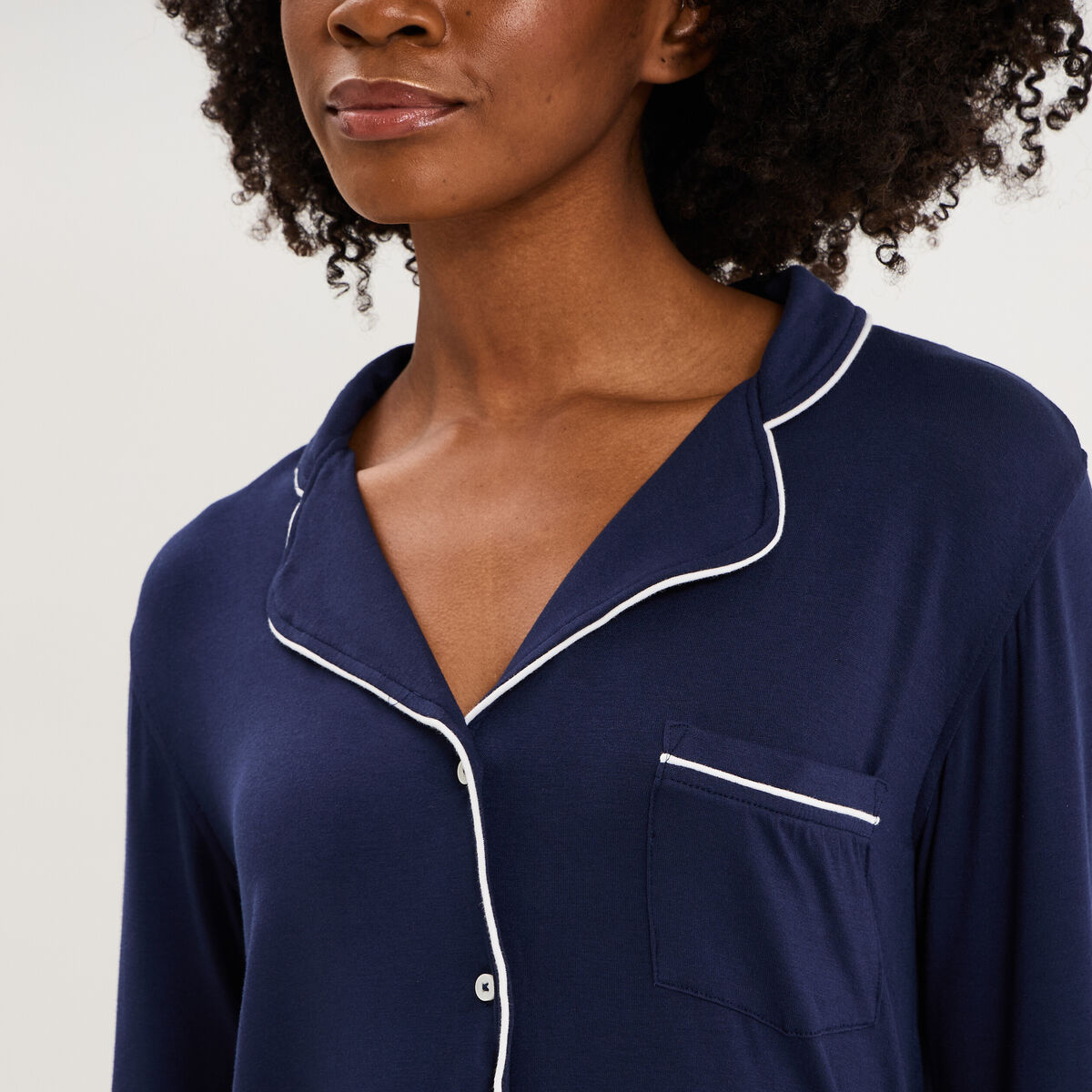 Ensemble pyjama pantalon et chemise bleu marine femme