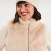 Gilet fausse fourrure col montant zipp&eacute; beige femme