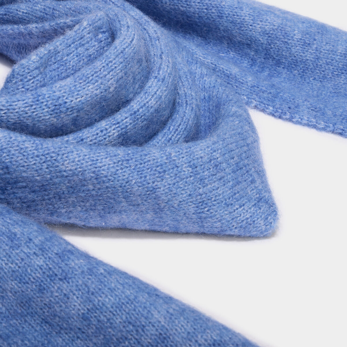 &Eacute;charpe triangulaire en maille douce bleu ciel femme