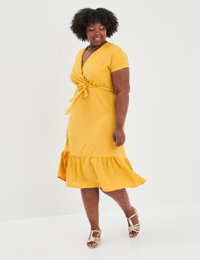 Robe cache-coeur évasée ceinturée jaune moutarde femme grande taille