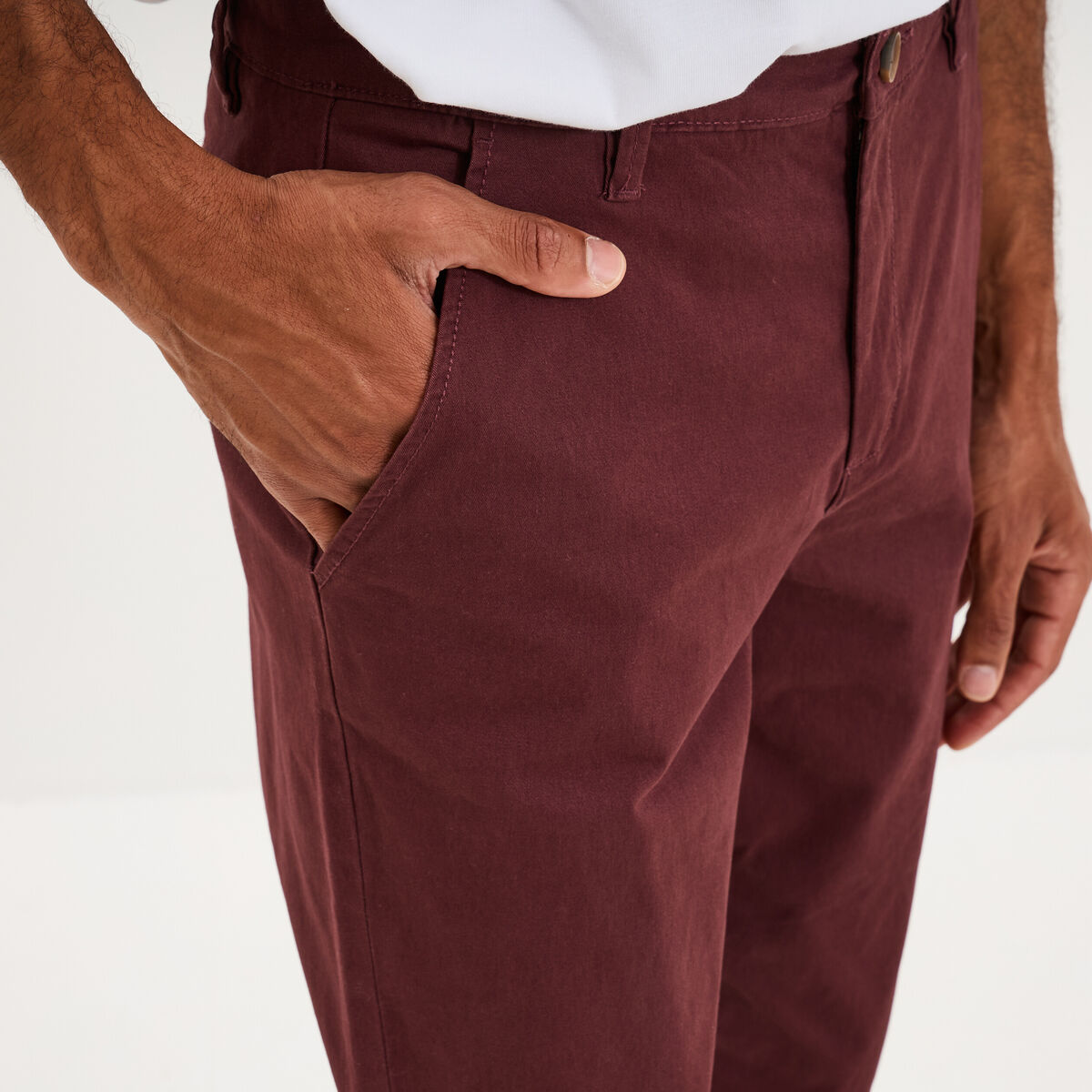 Pantalon chino droit stretch prune homme