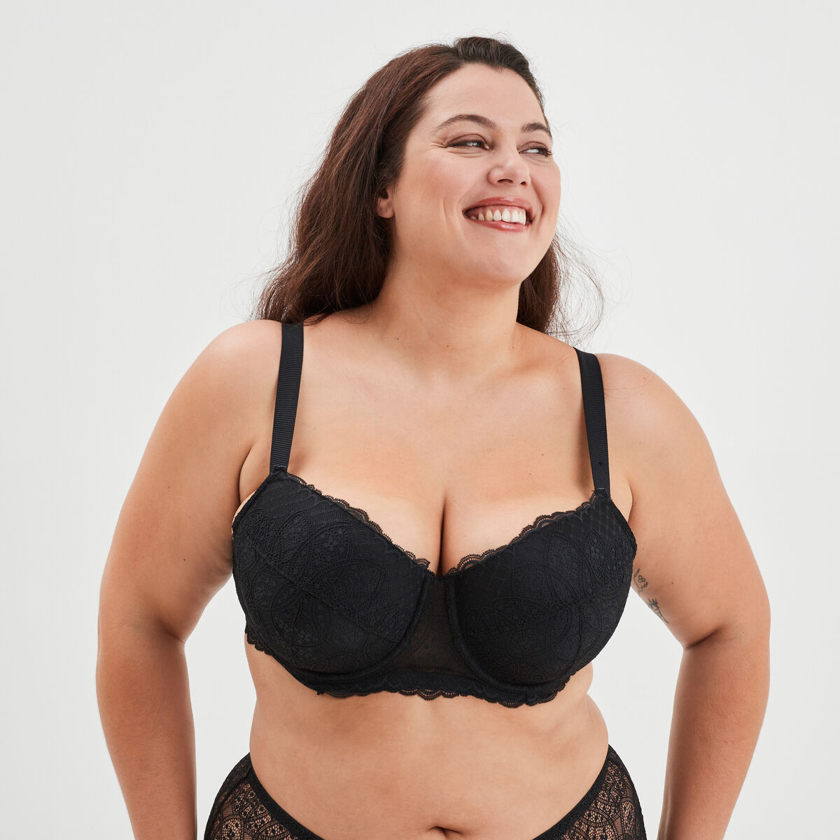 Soutien-gorge emboîtant à dentelle Izzie noir femme grande taille