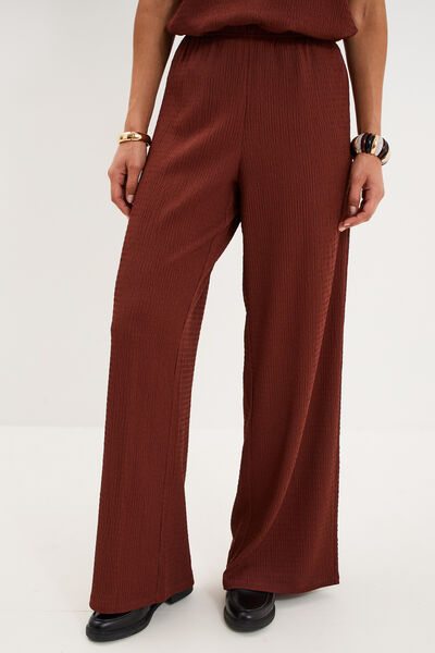 Pantalon effet gaufr&eacute; fluide bordeaux femme