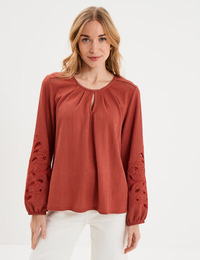 Blouse manches brod&eacute;es ajour&eacute;es coton vieux rose femme