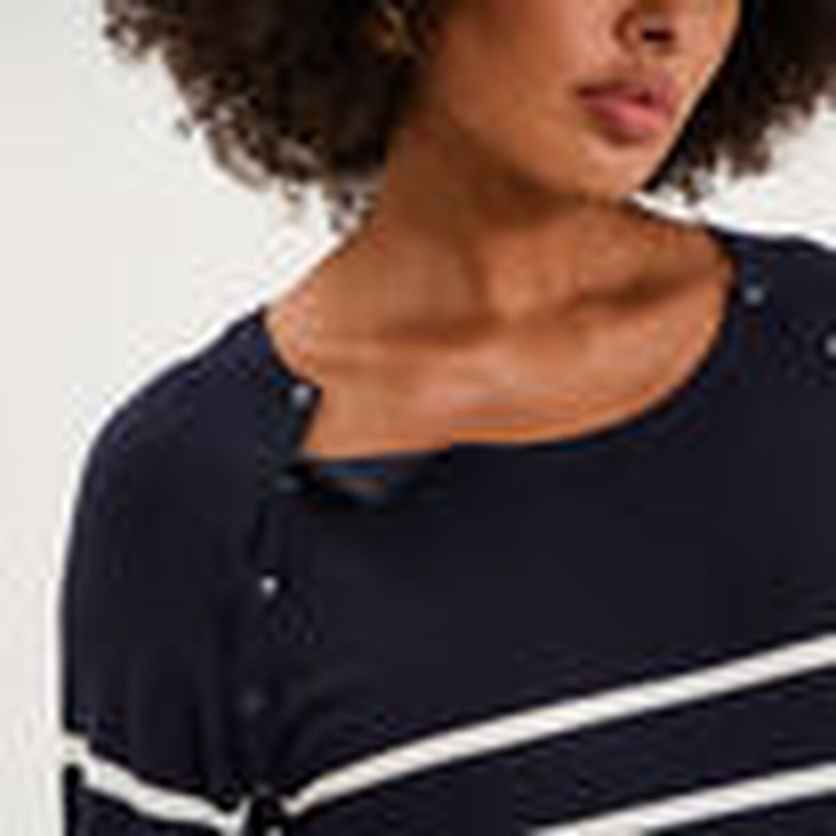 Pull boutonn&eacute; allaitement blanc femme maternit&eacute;