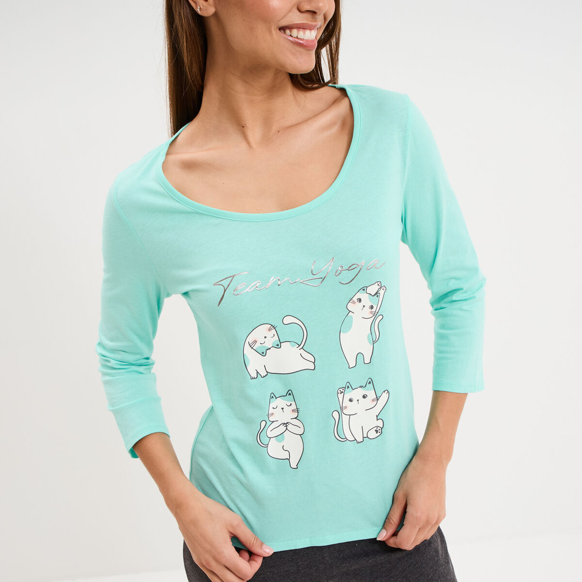Ensemble pyjama corsaire et t-shirt bleu turquoise femme