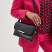 Sac en bandoulière avec rabat noir femme