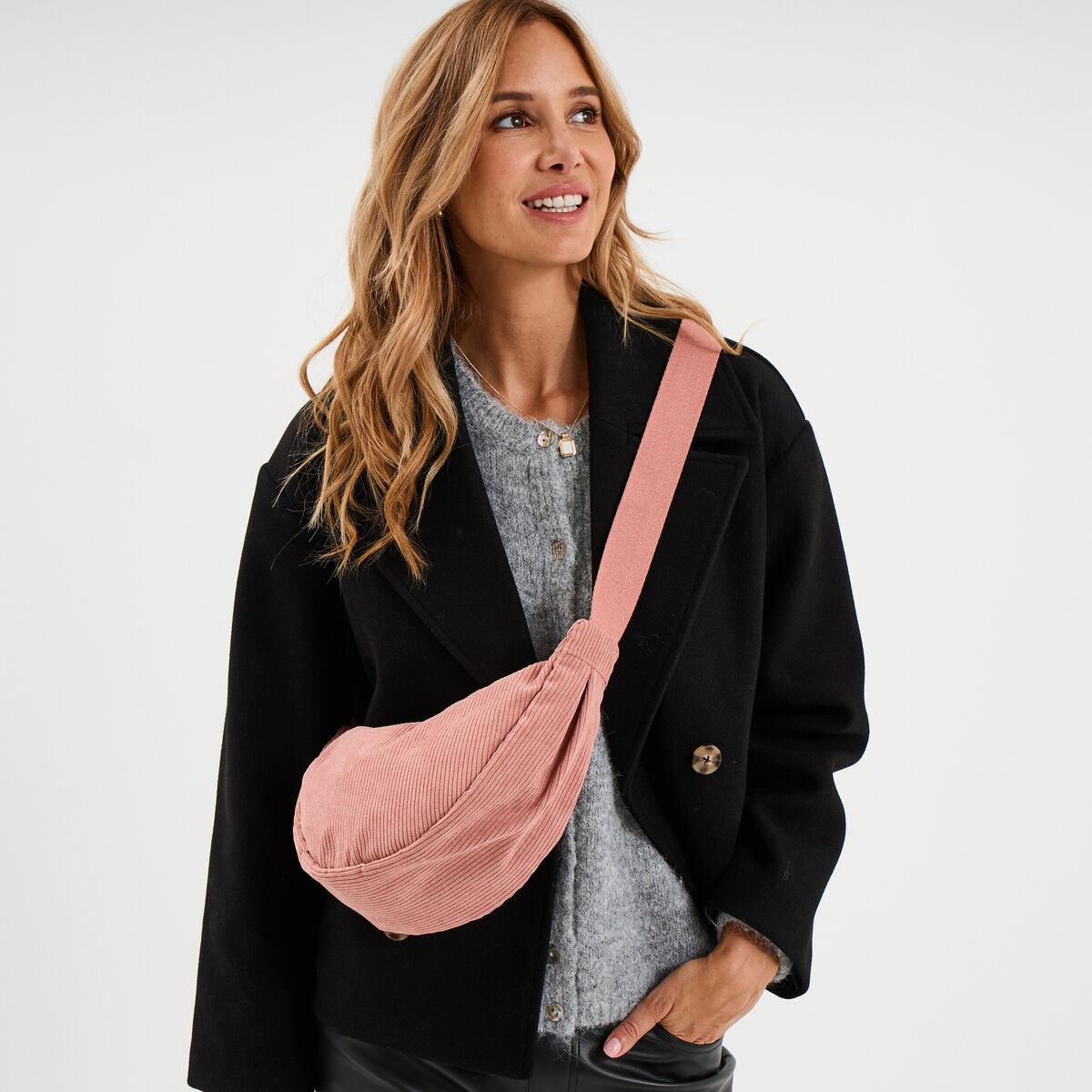 Sac banane effet velours c&ocirc;tel&eacute; vieux rose femme