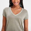 T-shirt col en V à bande métallisée vert kaki femme