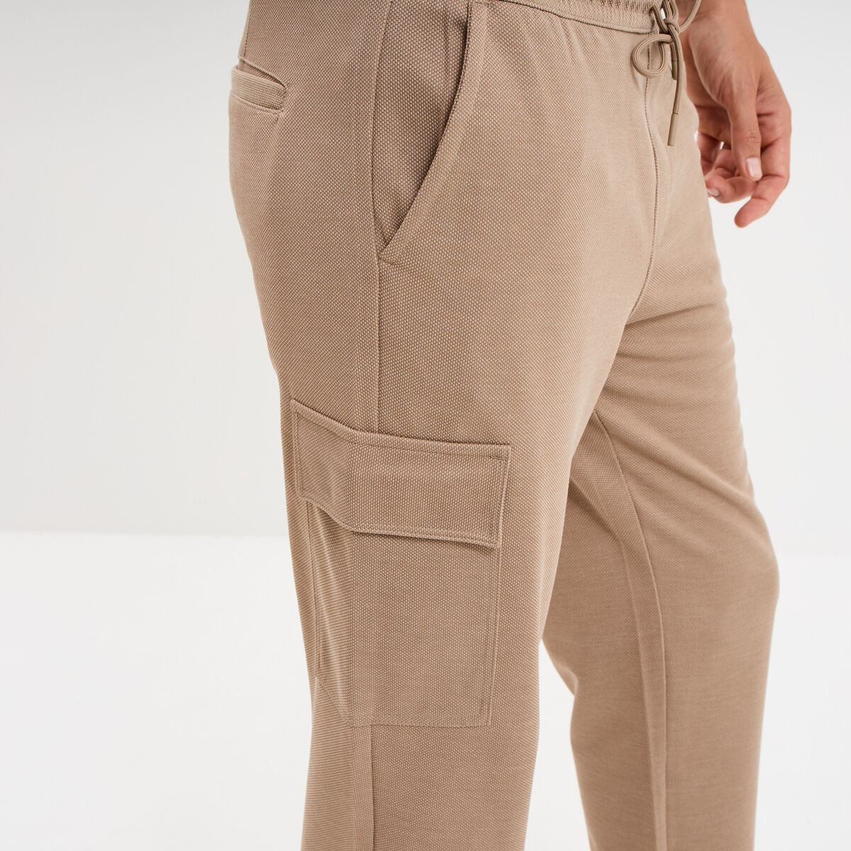 Pantalon cargo taille &eacute;lastiqu&eacute;e taupe homme