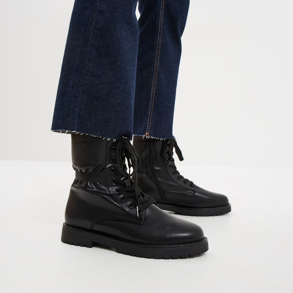 Boots élastiquées à lacets noir femme