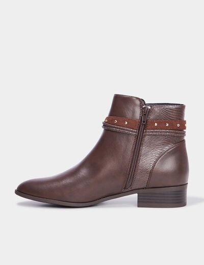 Bottines à talons plats détails cloutés marron femme