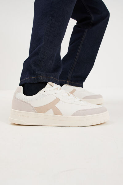 Baskets &agrave; lacets semelle plate sable homme