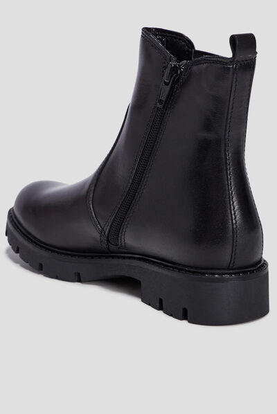Bottines crantées en cuir noir fille