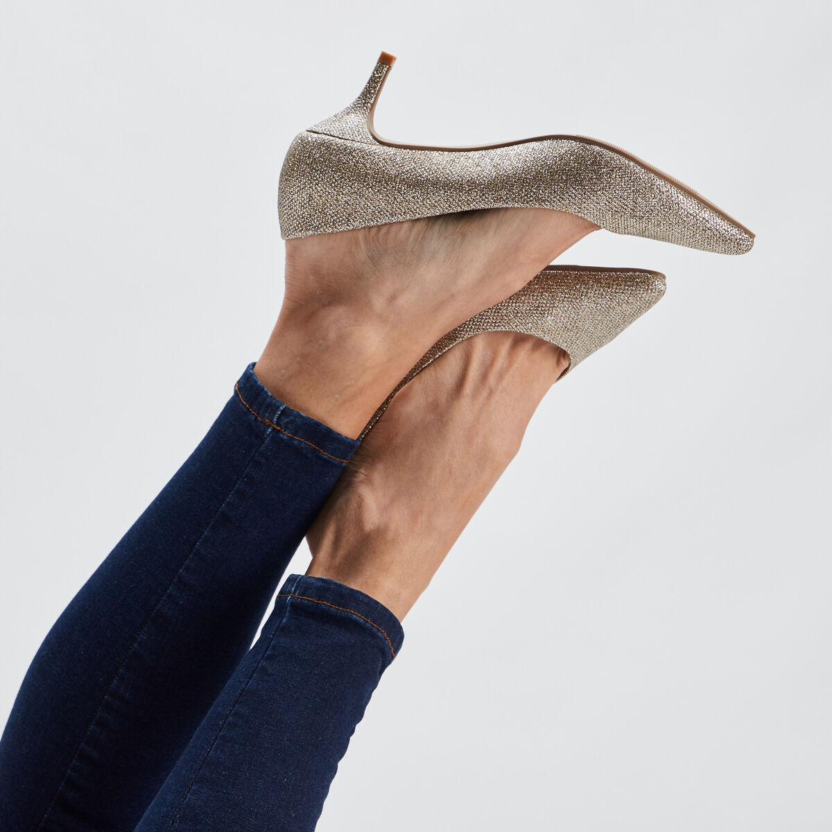 Escarpins &agrave; talons paillet&eacute;s couleur or femme