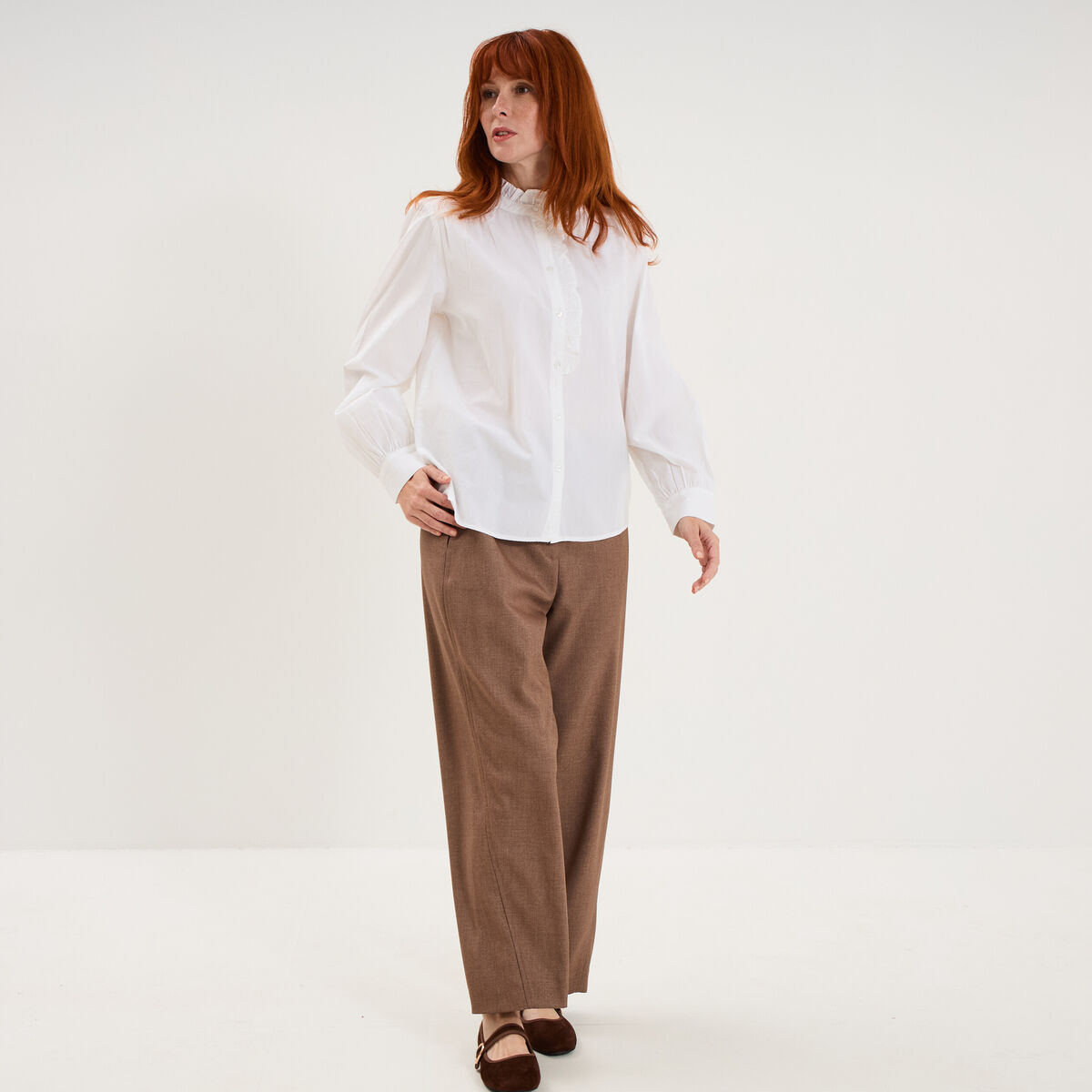 Blouse manches longues col montant blanc femme