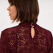 Blouse dentelle col montant violet fonc&eacute; femme