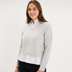 Pull torsades effet 2-en-1 chemise gris clair femme