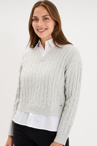 Pull torsades effet 2-en-1 chemise gris clair femme