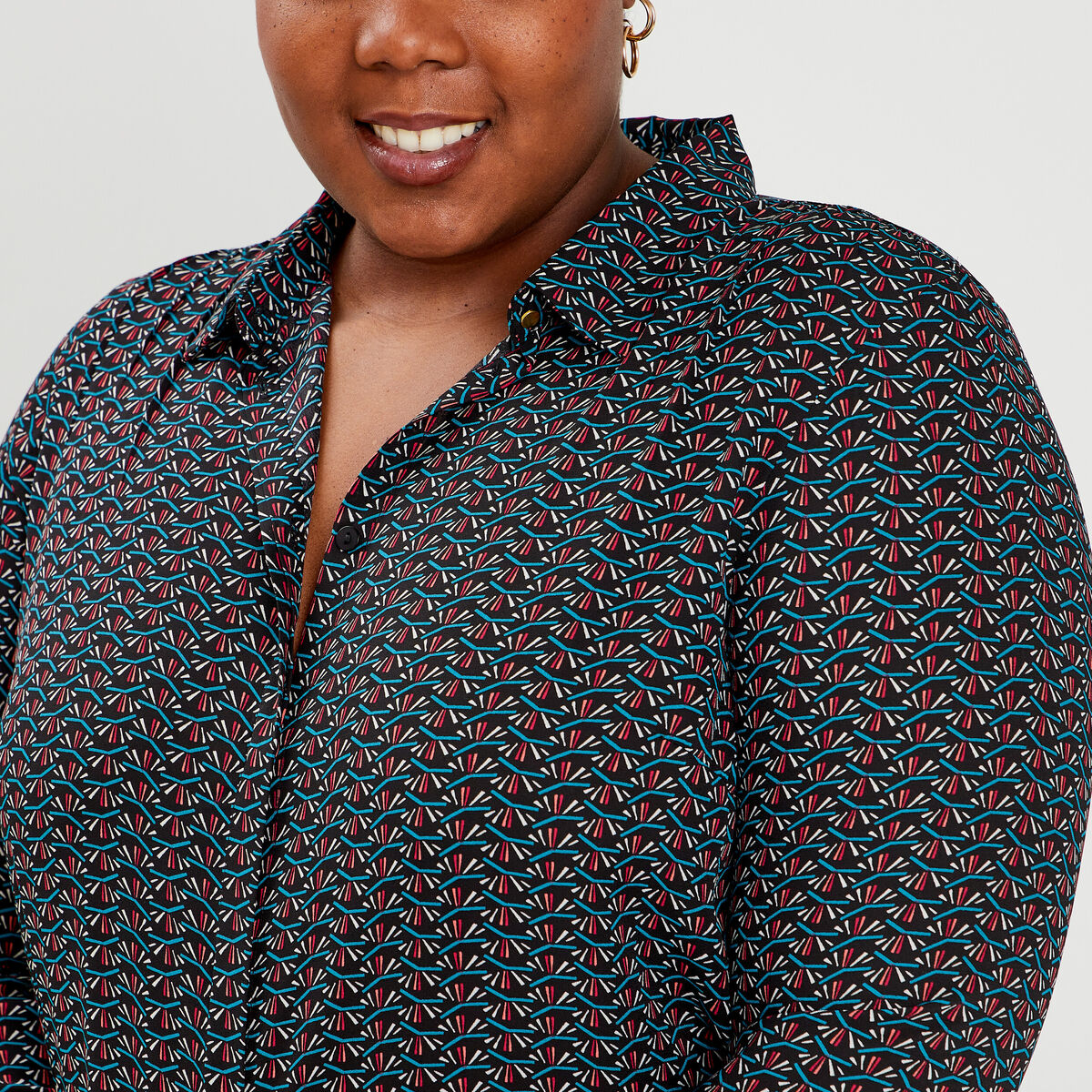 Chemise manches longues coupe ajustée noir femme grande taille