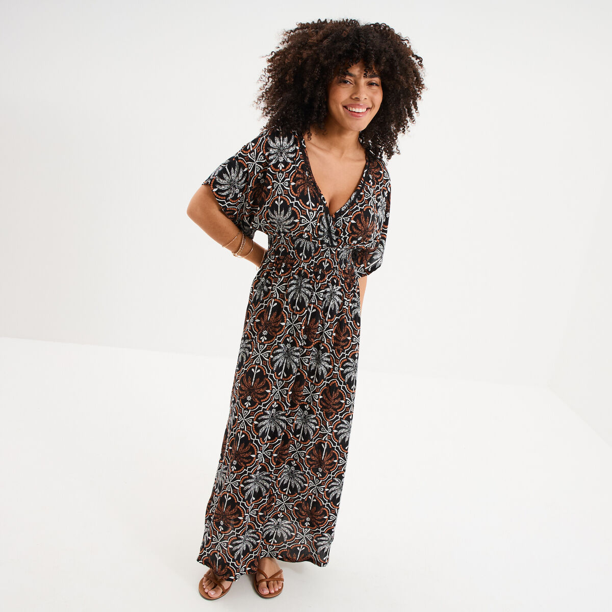 Robe fluide longue col et dos en V noir femme