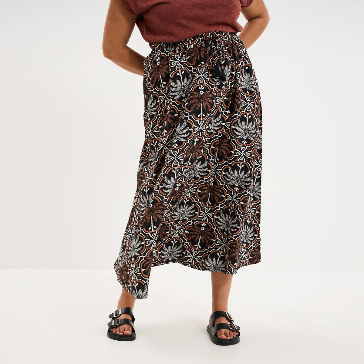 Jupe longue &eacute;vas&eacute;e noir femme grande taille