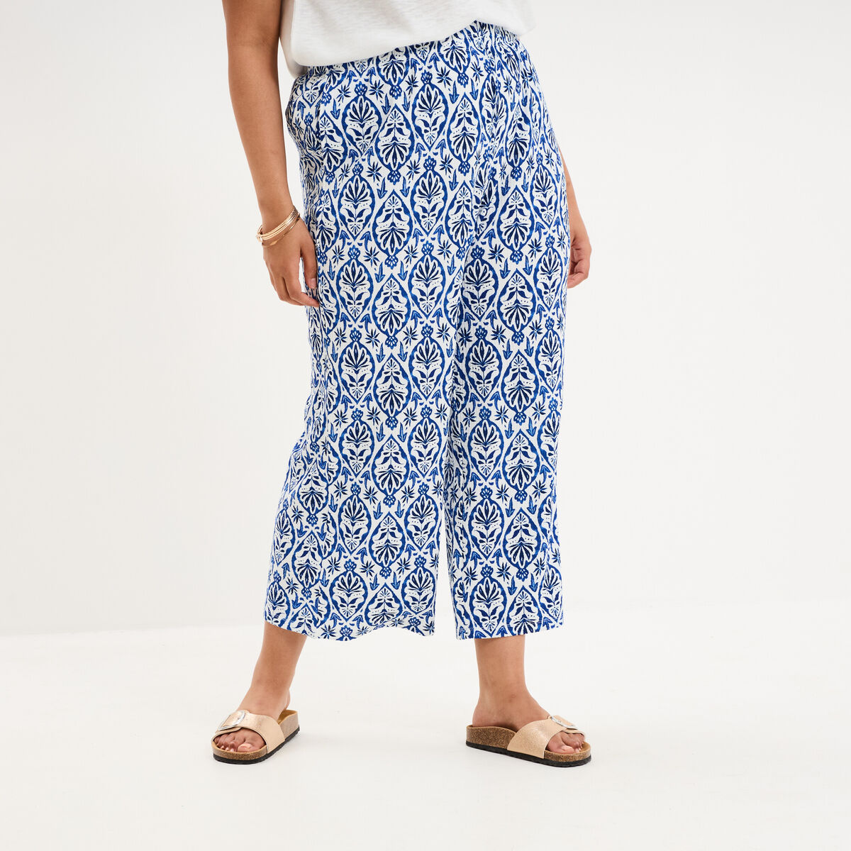 Pantalon large fluide effet gaufr&eacute; ecru femme grande taille